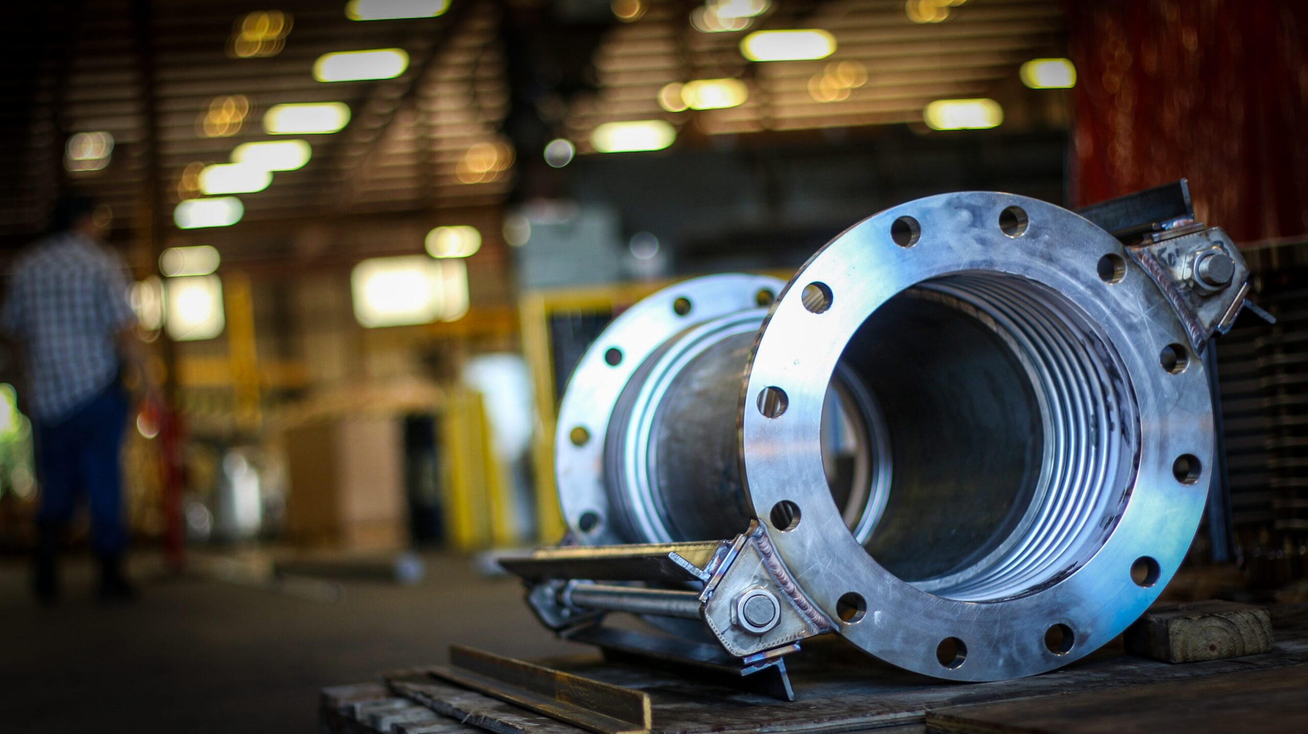 Metal expansion joint