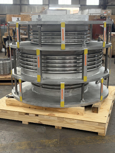 Complete expansion joint